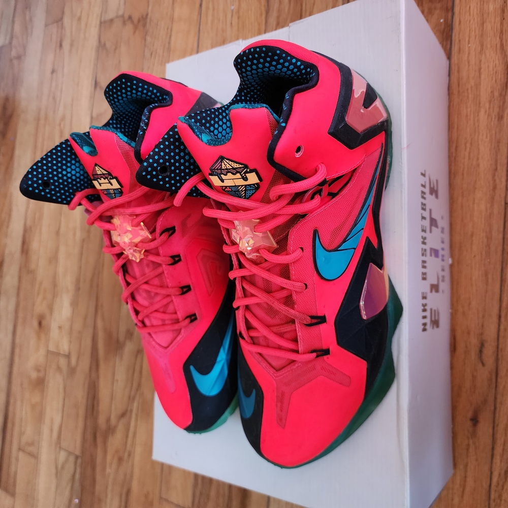 Nike Basketball Elite Pink and Blue Sneakers